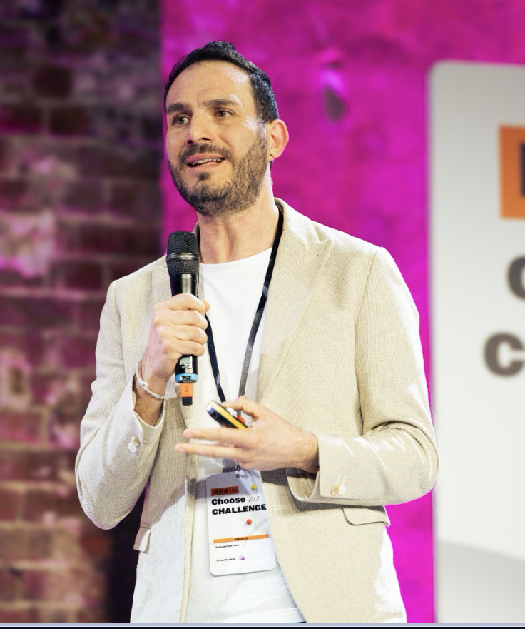Roberto, co-founder of Narrantium